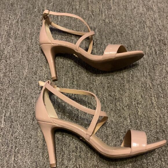 EUC Thalia Sodi beige heel sandals! Size 6 - Picture 3 of 7